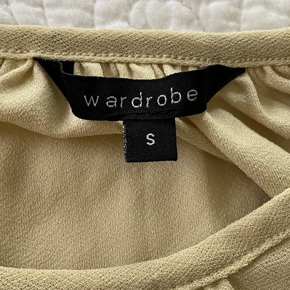 Wardrobe Crew Neck Peplum Flutter Sleeve Beige Top Size Small - Picture 2 of 10